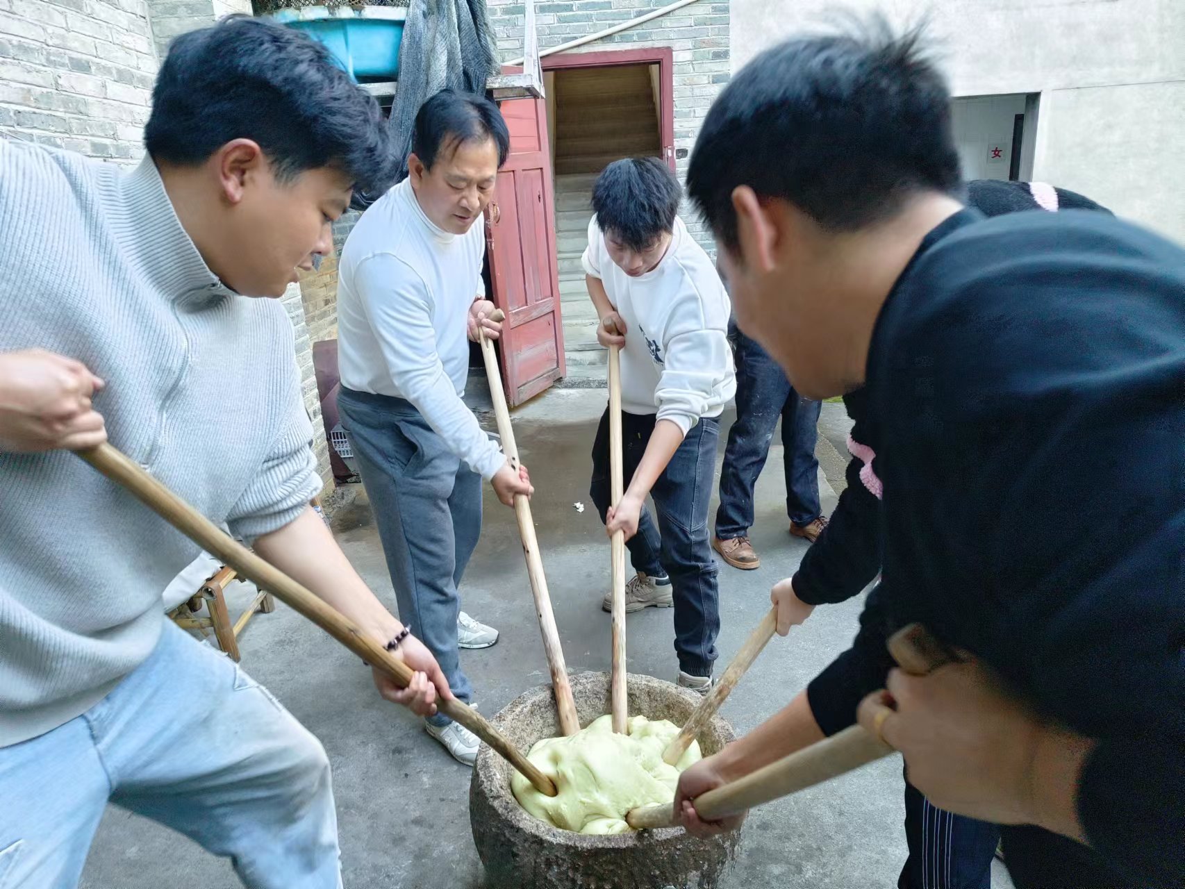 易順建工集團：體驗黃粿制作，傳承傳統文化